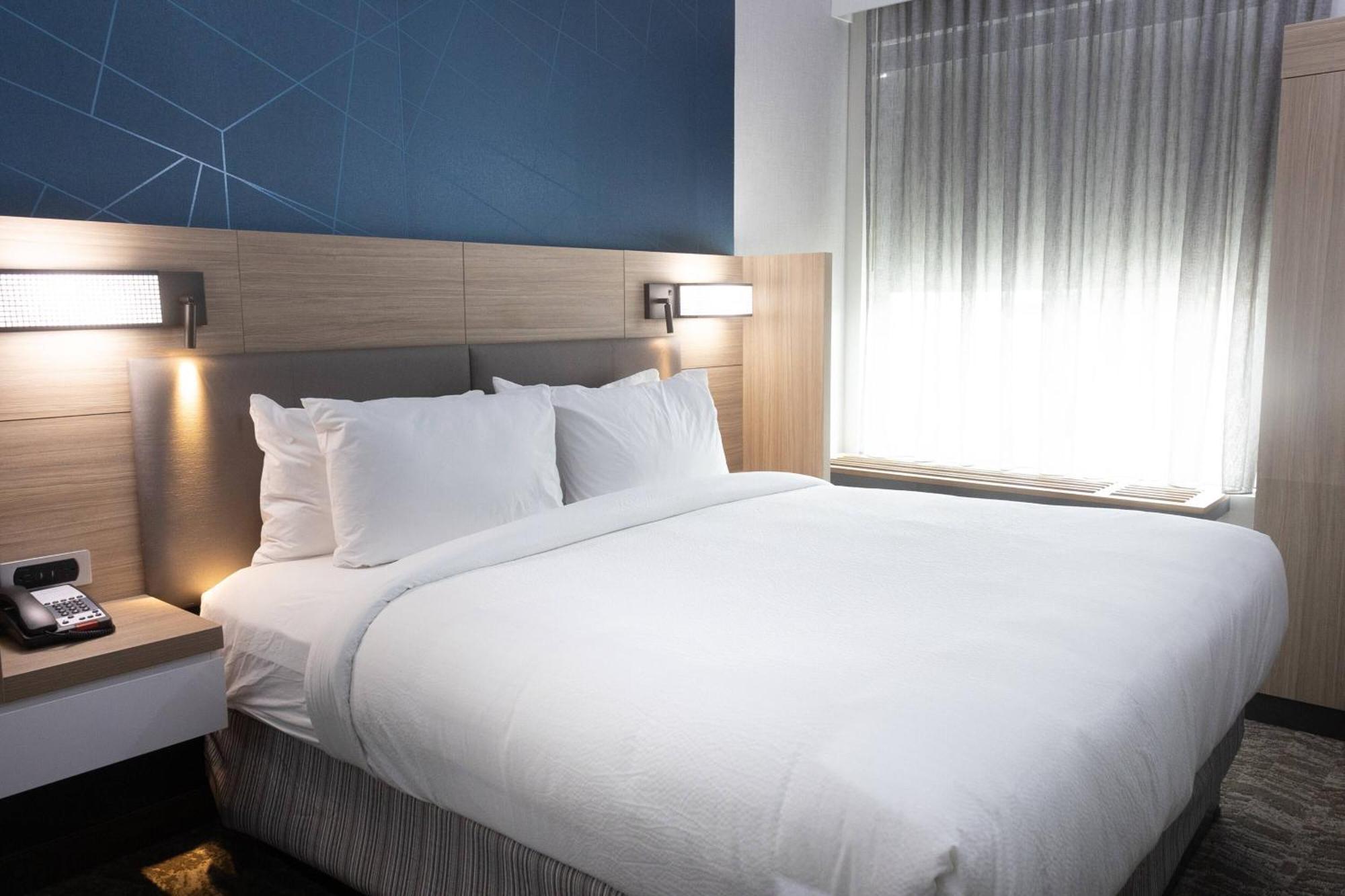 Hotel Springhill By Marriott 2*